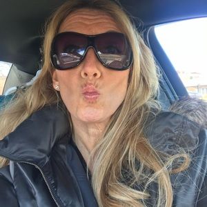 Meet your Posher, Casey